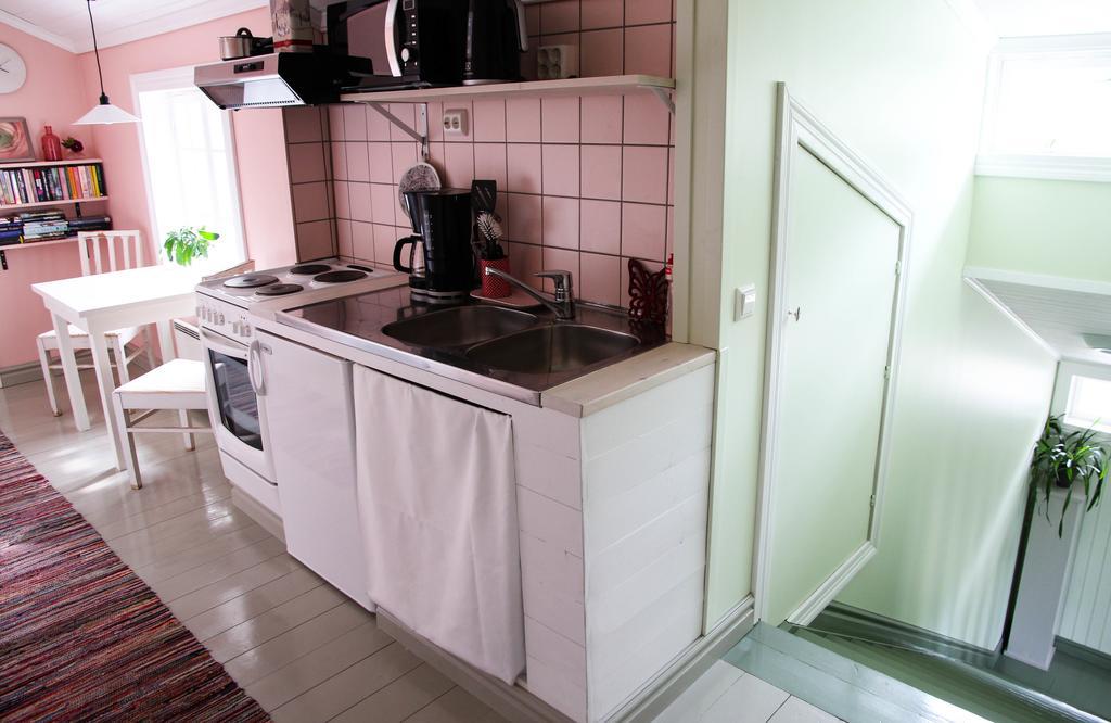 Bed and Breakfast Brobacka Gasthem Jomala Exterior foto